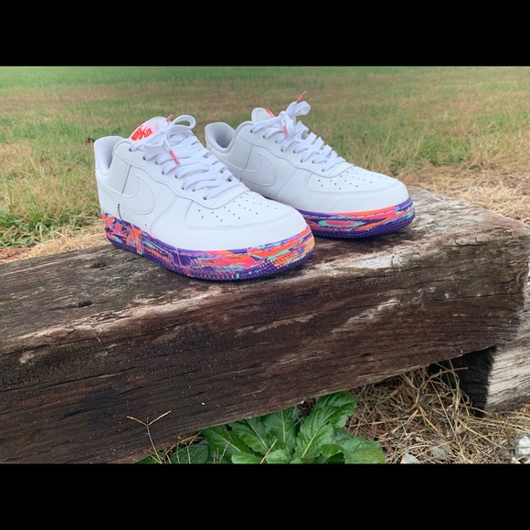 Air Force 1s, very clean. - Picture 2 of 6